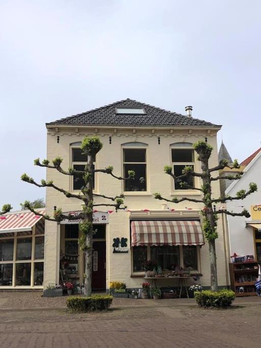 Welkom In Dekreek V59, Dem Freundlichen Bruinisse